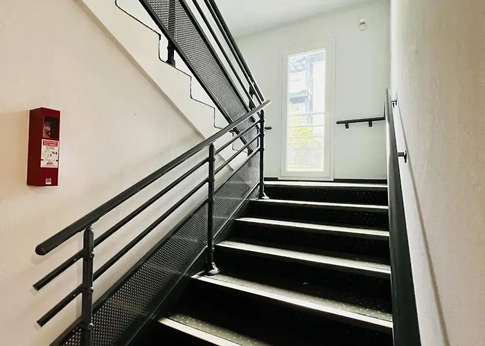 : 3 Pieces Avec Parking Et Animaux Acceptes - Fr-1-495-135